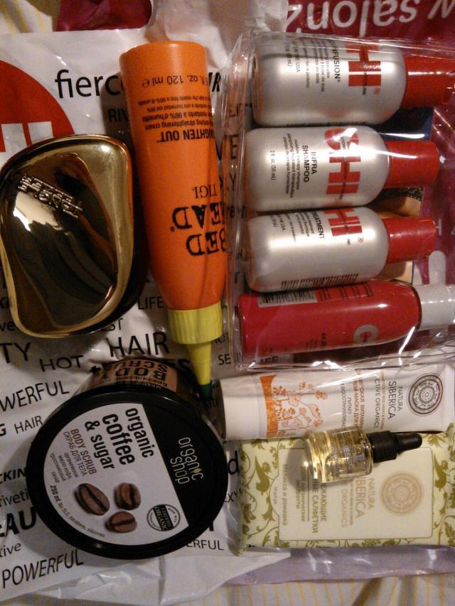 BYFCPh4CYAEBMsG.jpg large